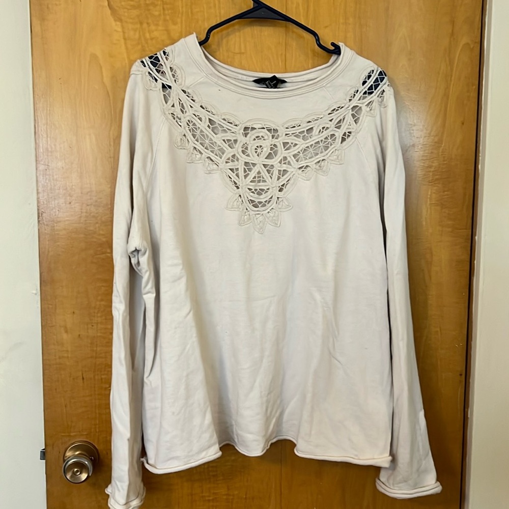 Cream sweatshirt with lace detail